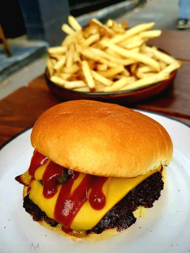 Happy Hour Thu-Sat | Happy Hour Drinks & Specials