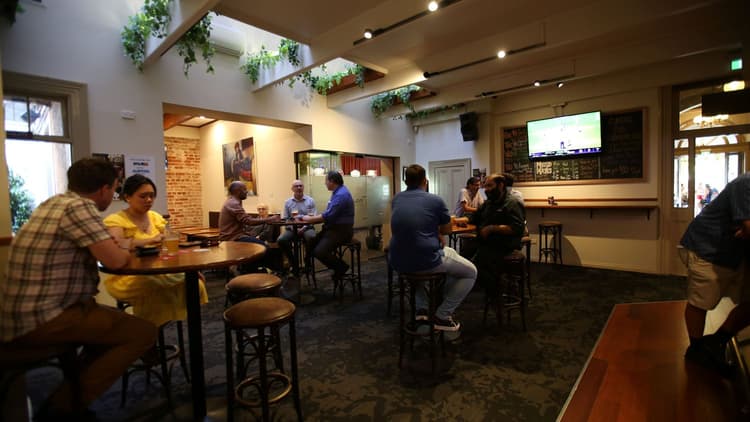 $18 Roast of the Day | Happy Hour Drinks & Specials