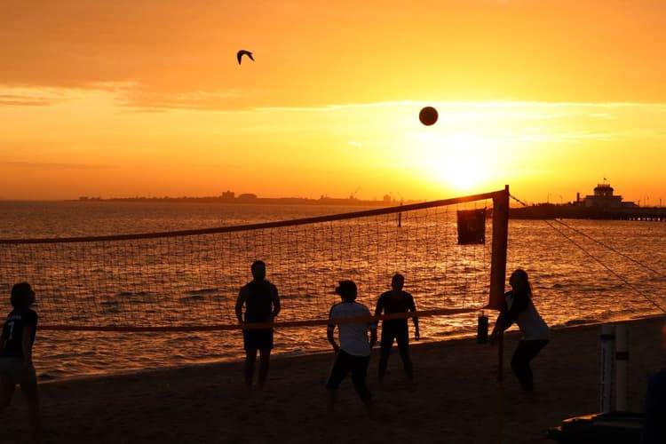 Beach Volleyball @ Republica St Kilda Beach | Happy Hour Drinks & Specials