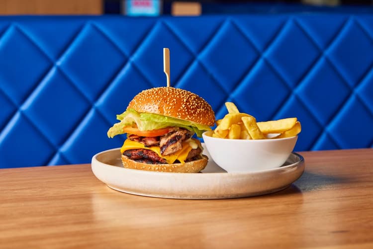 $20 Burgers, Chips and House drink | Happy Hour Drinks & Specials