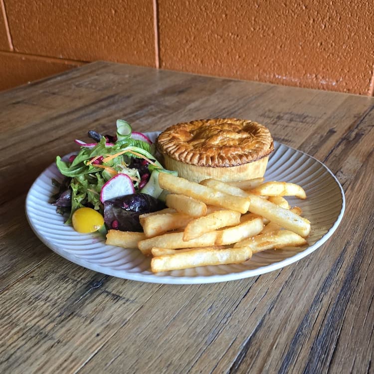 $22 Pub Classic Mains | Happy Hour Drinks & Specials