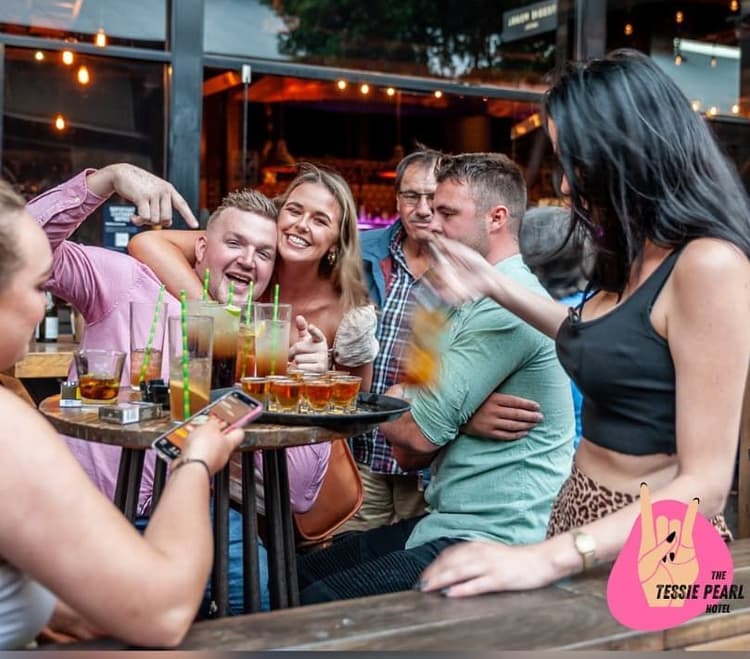 Happy Hour | Happy Hour Drinks & Specials