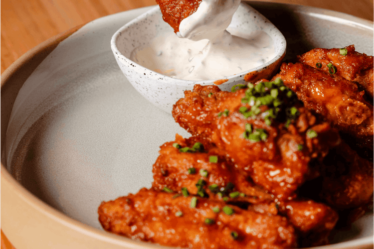 Friday & Saturday Night at Hunter & Hound | Happy Hour Drinks & Specials