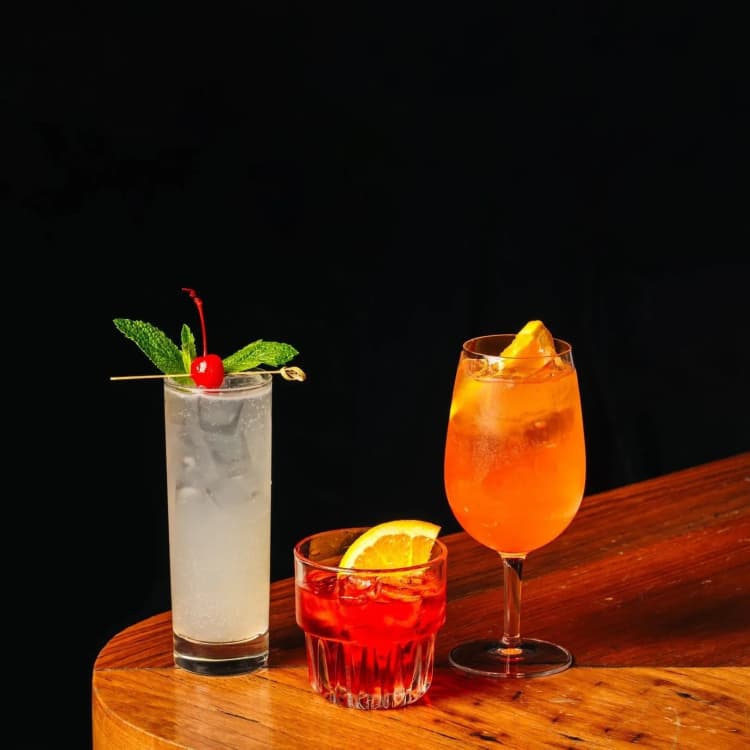 Everyday Happy Hour | Happy Hour Drinks & Specials