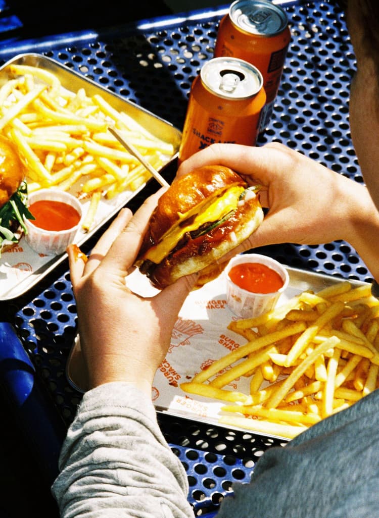 Beer & Burger | Happy Hour Drinks & Specials