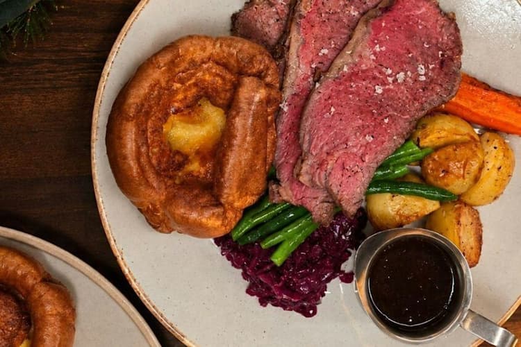 3 Course Christmas Lunch at Harvey's Sports Bar & Grill | Happy Hour Drinks & Specials
