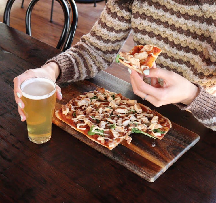 Thirsty Thursdays - $6 Schooners & $20 Pizzas   | Happy Hour Drinks & Specials
