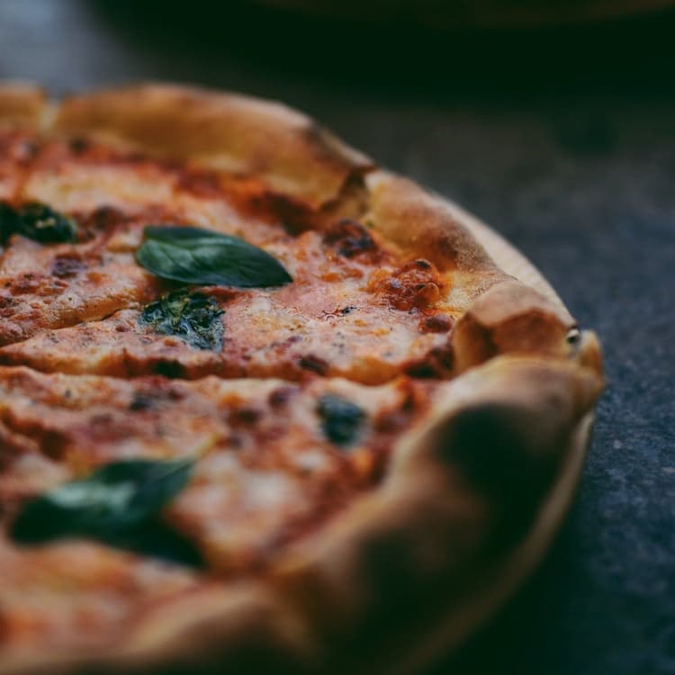 $10 Pizzas | Happy Hour Drinks & Specials