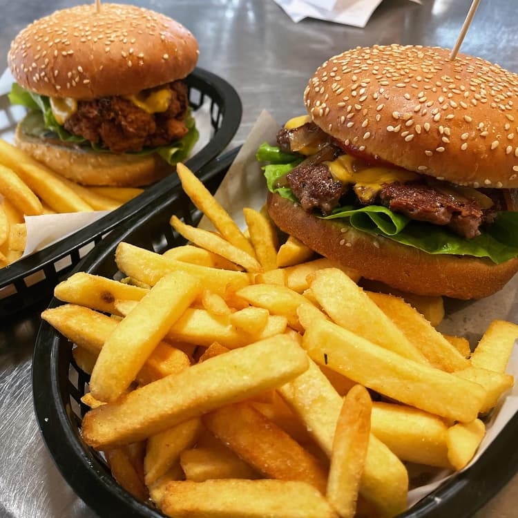 $18 Burgers every Wednesday | Happy Hour Drinks & Specials