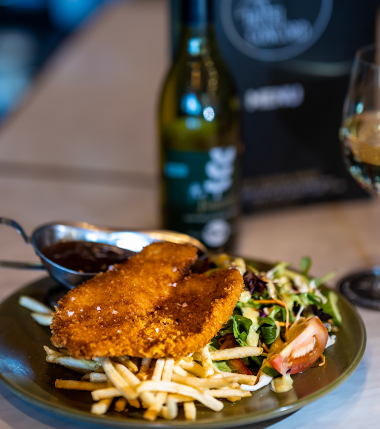 $15 Lunch Special! Available Monday - Thursday,Choose from : Chicken Schnitty, Fish & Chips, Penne pasta, Cheese Burger. | Happy Hour Drinks & Specials