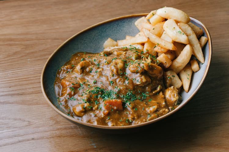 $19 Irish Chicken Curry | Happy Hour Drinks & Specials