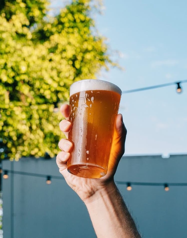 Happy Hour Weekdays 4pm - 6pm | Happy Hour Drinks & Specials