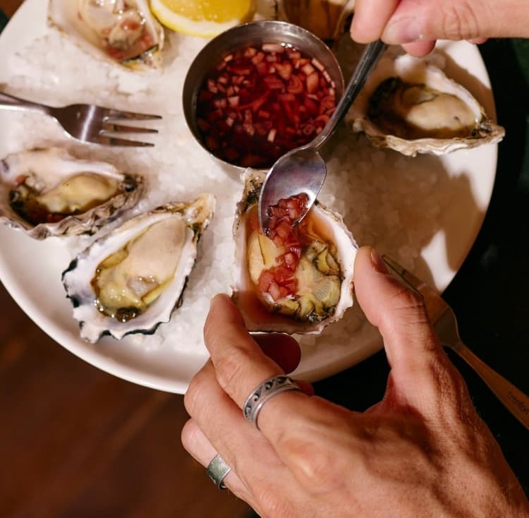 $3 Oyster Happy Hour | Happy Hour Drinks & Specials