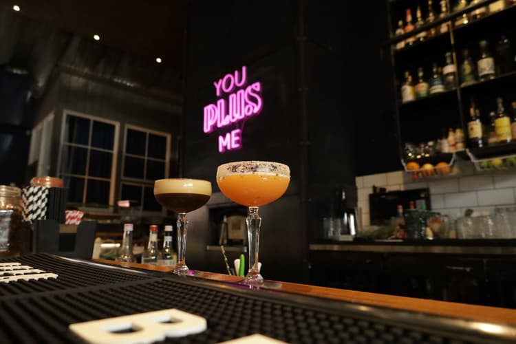 Happy hours | Happy Hour Drinks & Specials