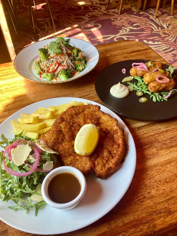 Friday $20 Lunch Specials Menu | Happy Hour Drinks & Specials