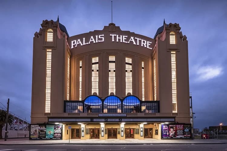 Palais Theatre Combo Deal | Happy Hour Drinks & Specials