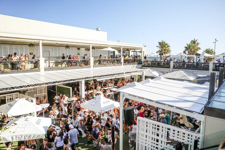 Live Music Saturdays & Sundays | Happy Hour Drinks & Specials