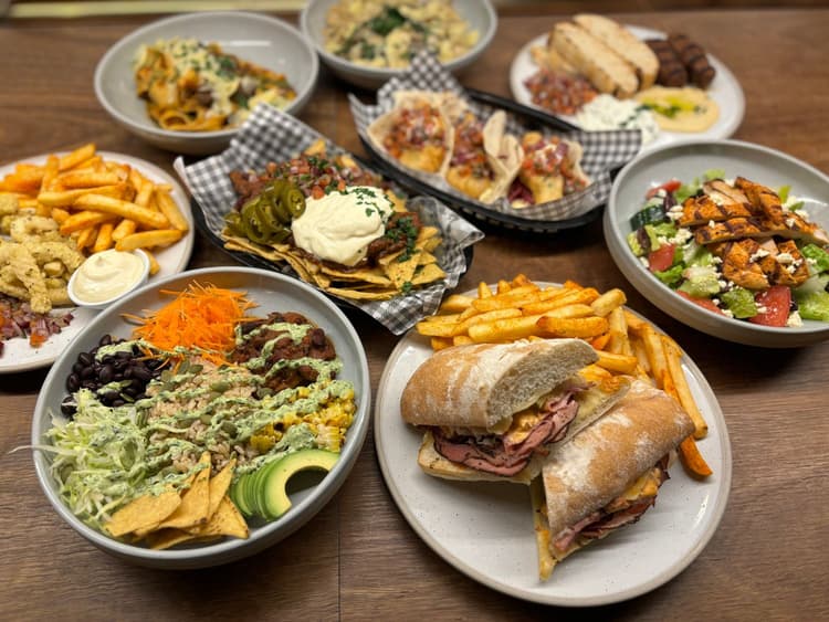$18 Pub Lunch | Happy Hour Drinks & Specials