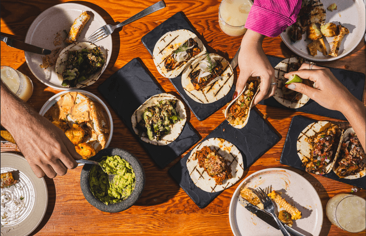 BOTTOMLESS MARGARITAS | Happy Hour Drinks & Specials