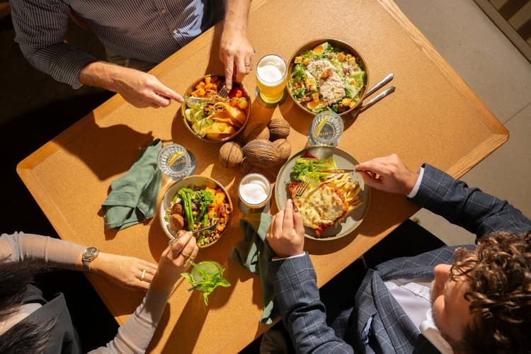 $25 Lunch Classics | Happy Hour Drinks & Specials
