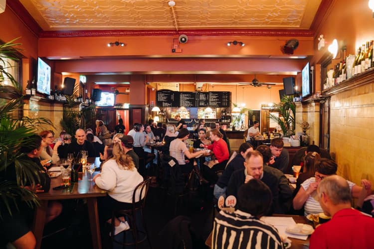 Trivia Tuesday at Taphouse | Happy Hour Drinks & Specials
