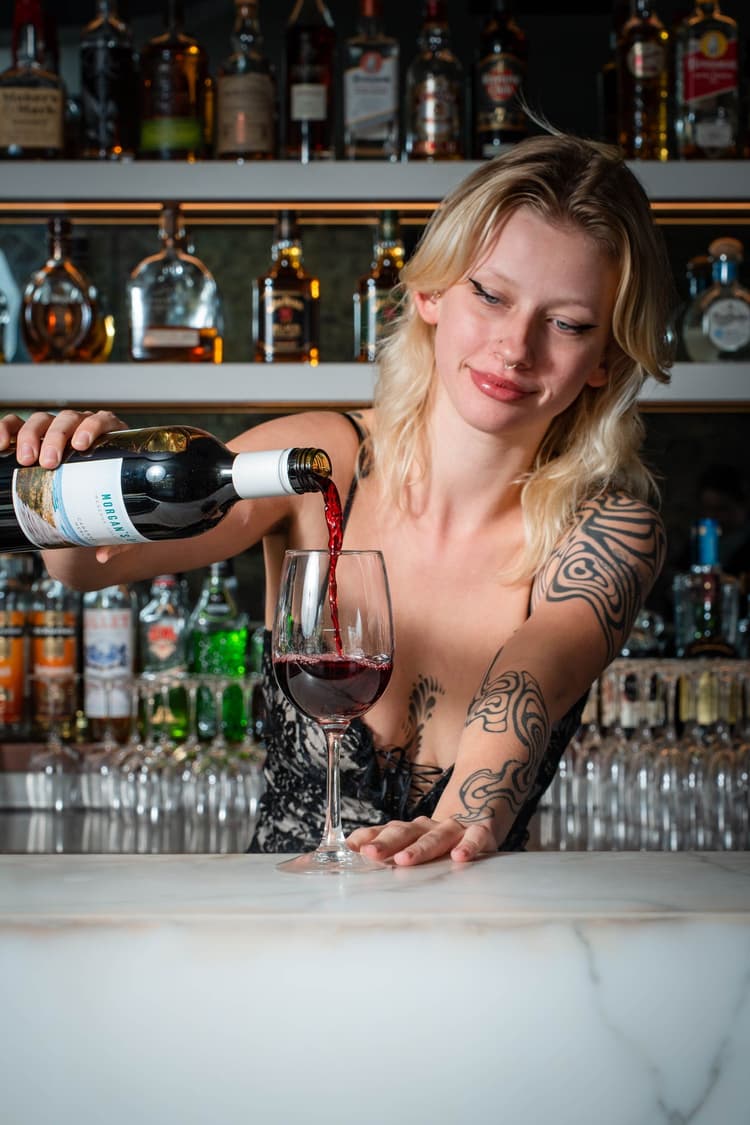 $6 Happy Hour | Happy Hour Drinks & Specials