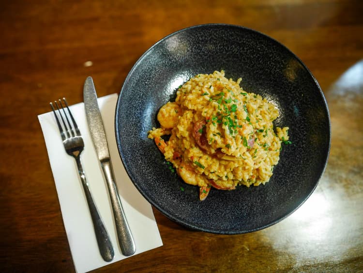 IRISH CHICKEN CURRY & PINT | Happy Hour Drinks & Specials