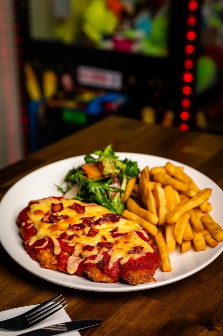 Wednesday Parma Night & Trivia | Happy Hour Drinks & Specials