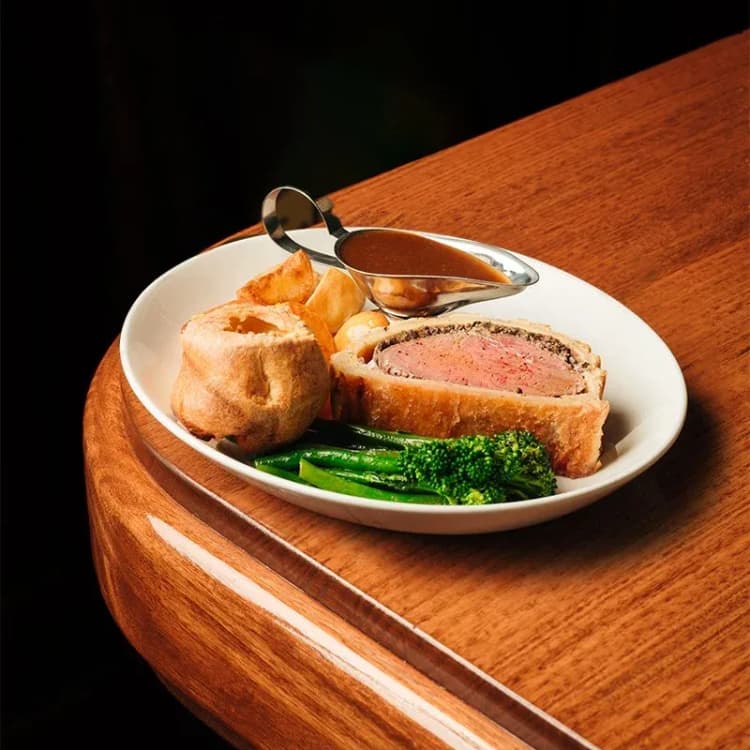 $25 Sunday Roast | Happy Hour Drinks & Specials