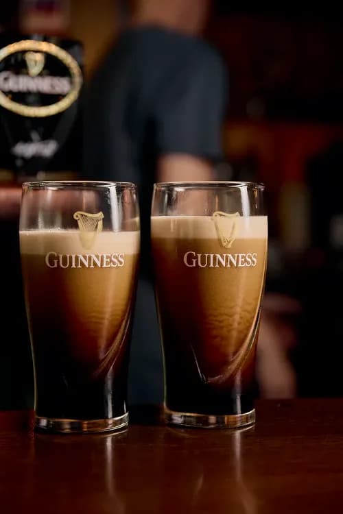 Monday Club | Happy Hour Drinks & Specials