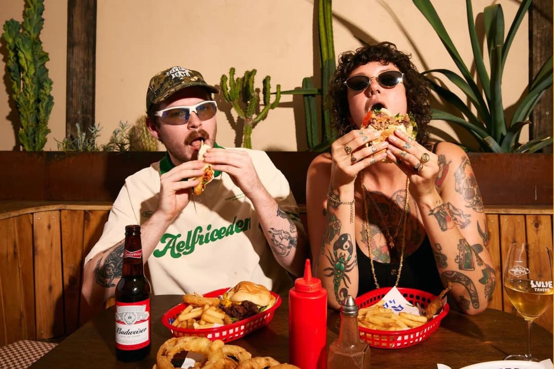 Top 5 Happy Hours in Abbotsford | Happy Hour Drinks & Specials