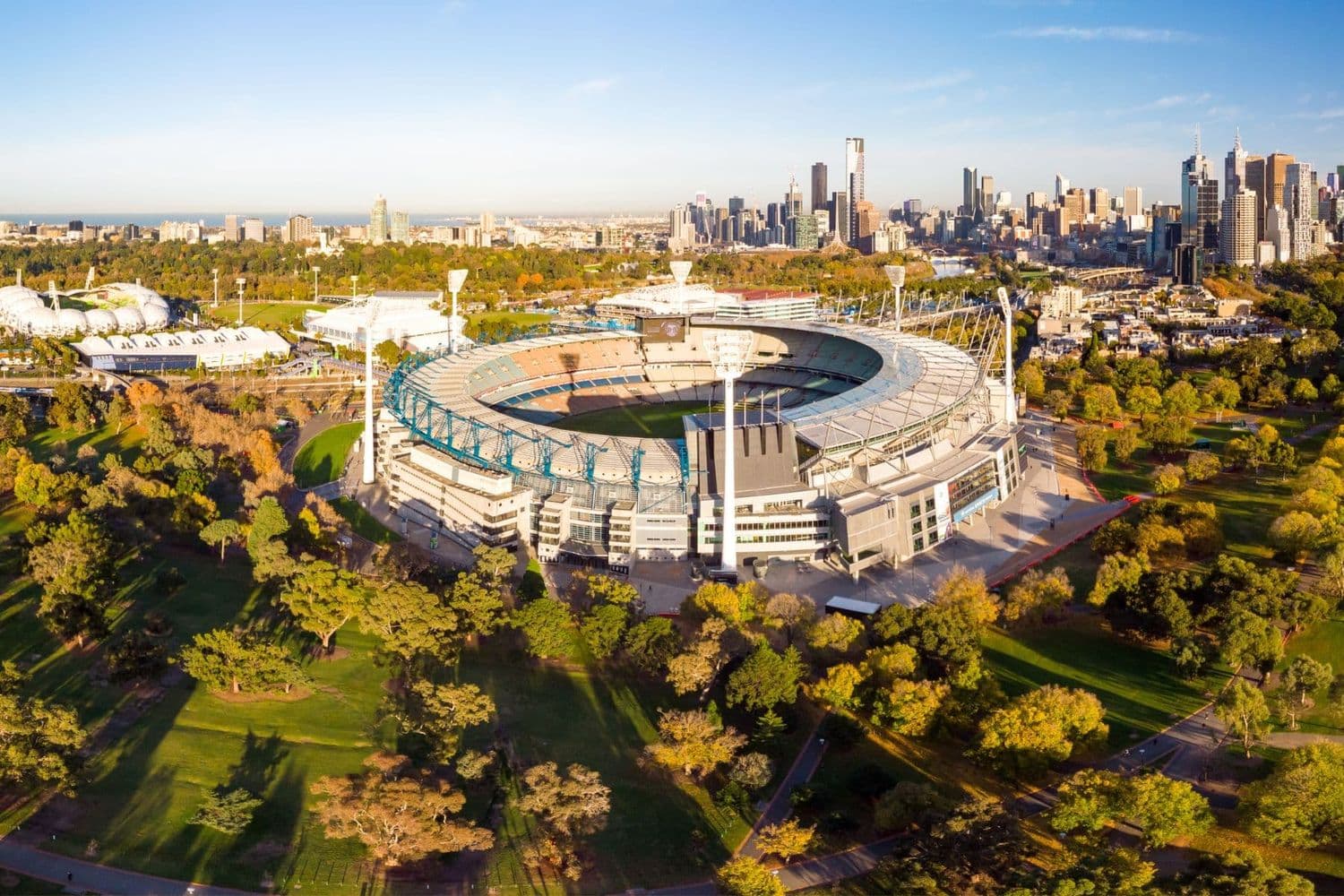 Top 5 Happy Hours to watch the Ashes | Happy Hour Drinks & Specials