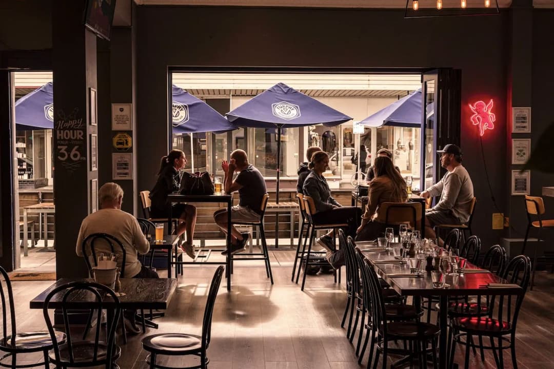 Top 5 Happy Hours in Windsor | Happy Hour Drinks & Specials