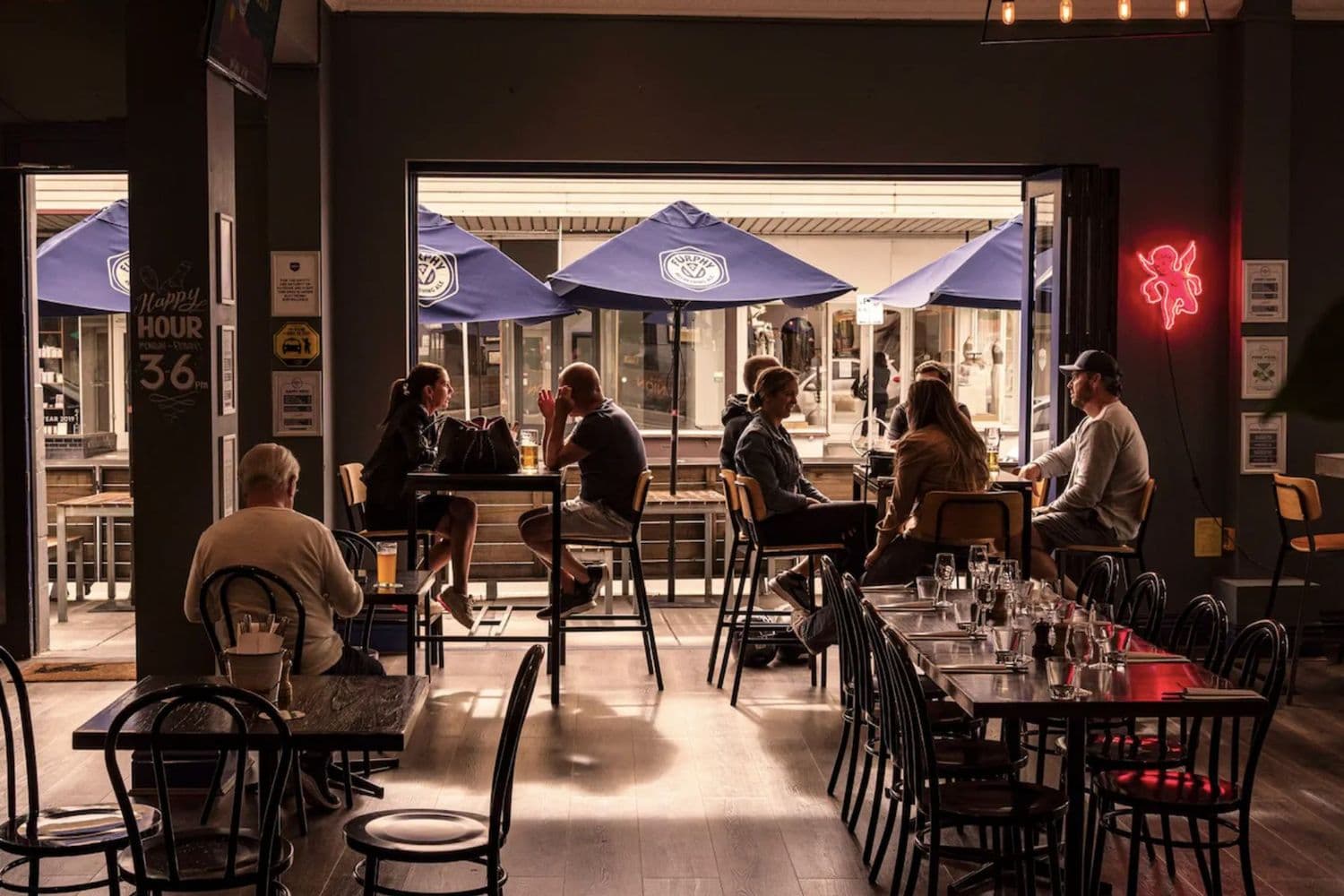 Top 5 Happy Hours in Windsor | Happy Hour Drinks & Specials