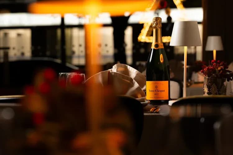 Weekly Happy Hour | Happy Hour Drinks & Specials