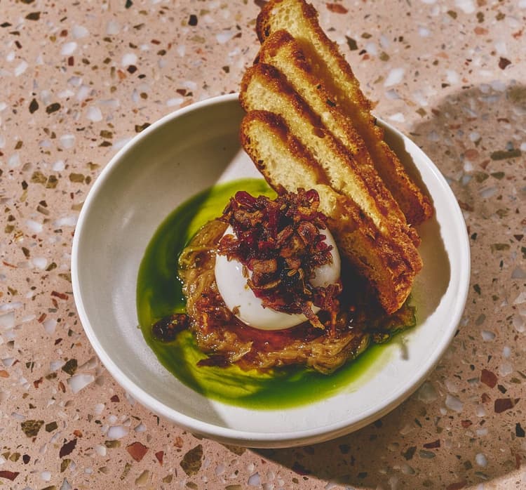 Bottomless Brunch | Happy Hour Drinks & Specials
