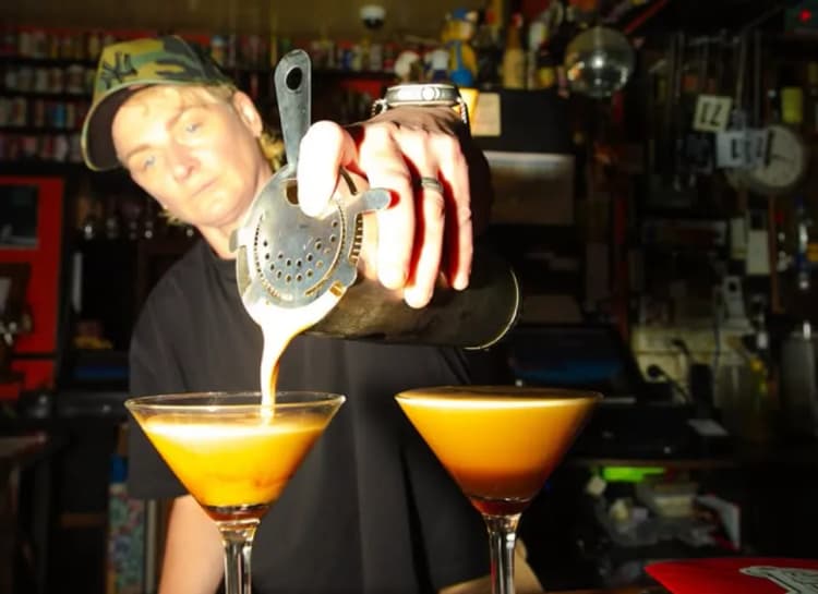 2-for 1 Cocktails | Happy Hour Drinks & Specials