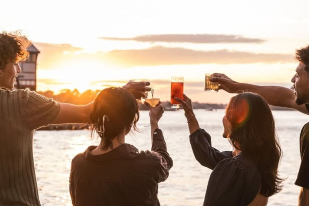 Top 5 Happy Hours The Rocks | Happy Hour Drinks & Specials