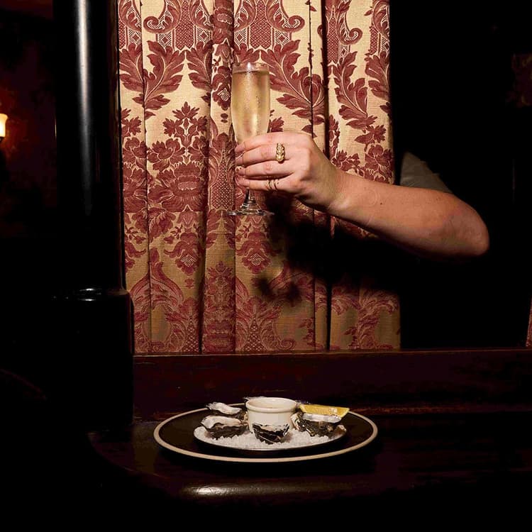 The Shuckers' Supper | Happy Hour Drinks & Specials
