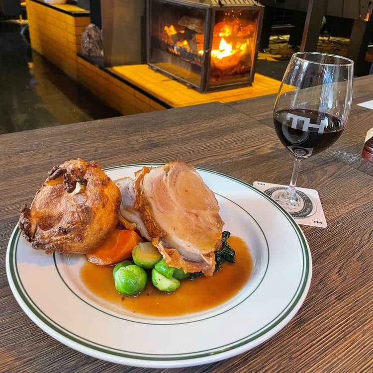 $28 Sunday Roast | Happy Hour Drinks & Specials