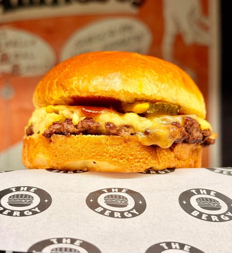 All day $5 Cheesebergers! | Happy Hour Drinks & Specials