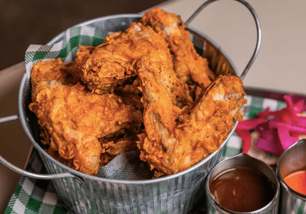 $20 Kilo Wings – Friday to Sunday | Happy Hour Drinks & Specials