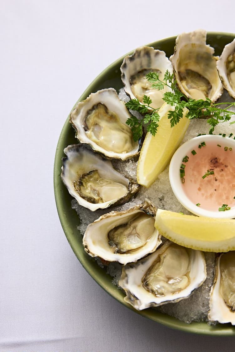 $2 Oysters | Happy Hour Drinks & Specials