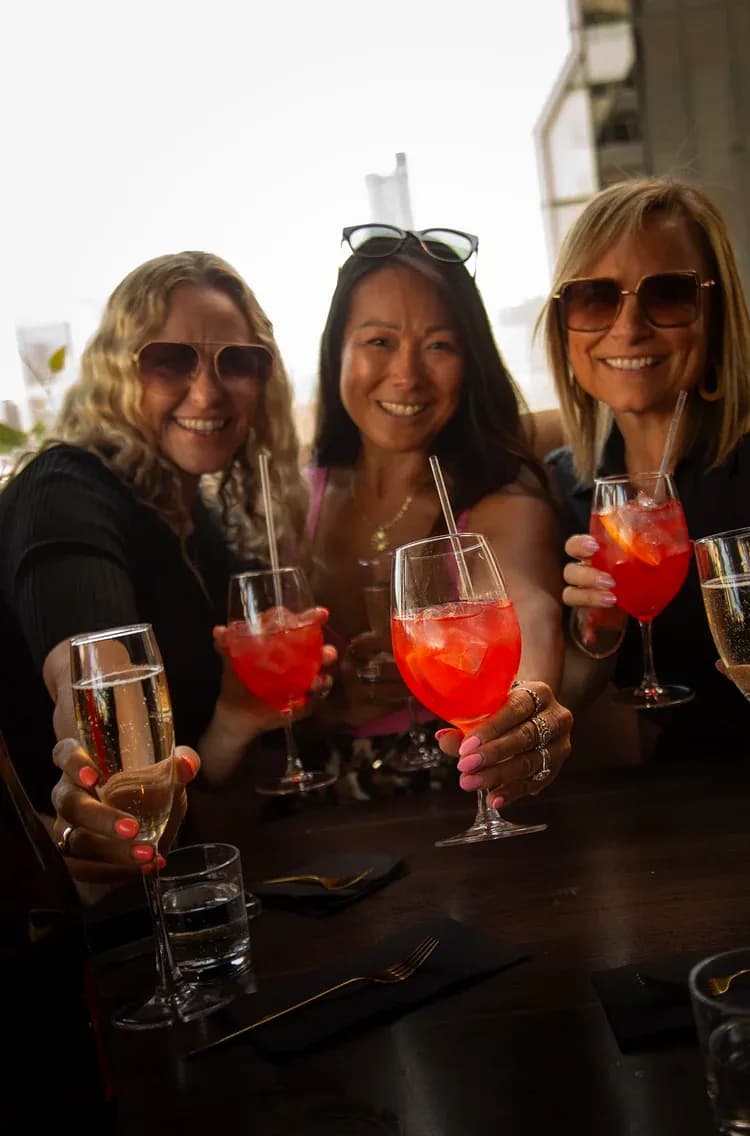 Bottomless Brunch | Happy Hour Drinks & Specials