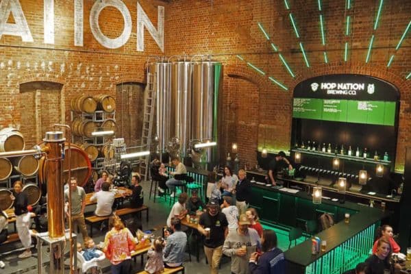 $10 pints | Happy Hour Drinks & Specials