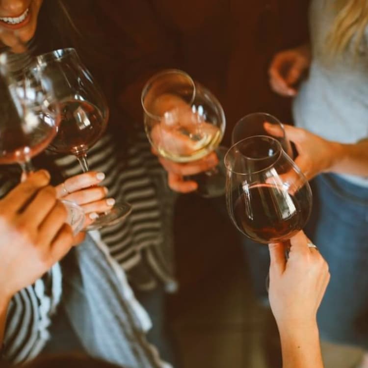 $6 Drinks | Happy Hour Drinks & Specials