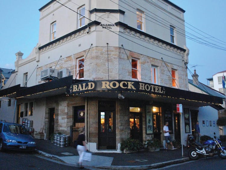 Bald Rock Hotel | Happy Hour Drinks & Specials