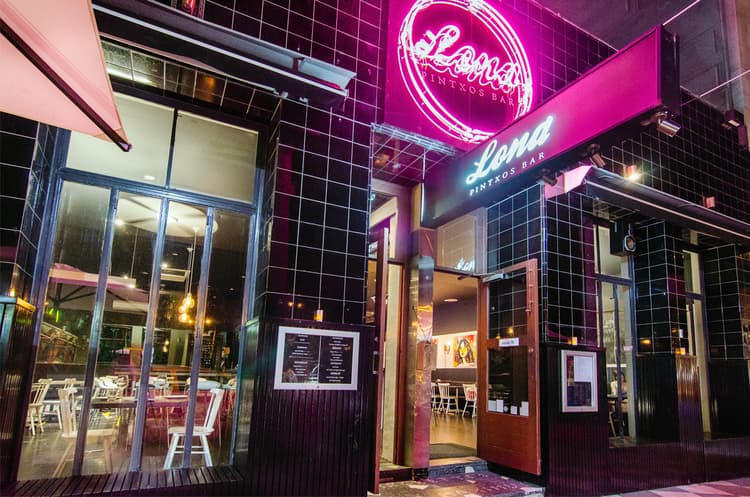 Bottomless Drunch! | Happy Hour Drinks & Specials